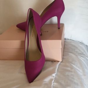 BCBG Twilight Leather pump